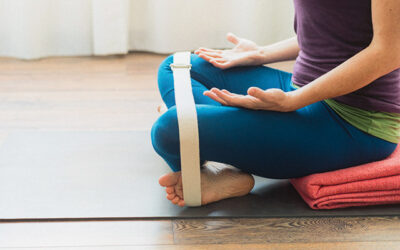 „Iyengar Yoga“ NEUER KURS ab dem 5. Oktober 23 mit Sandy Wiegand